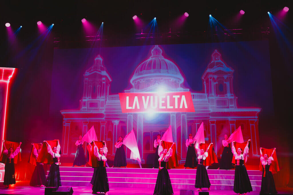 Gala-presentación-La-vuelta-2025-Yllana1-copia